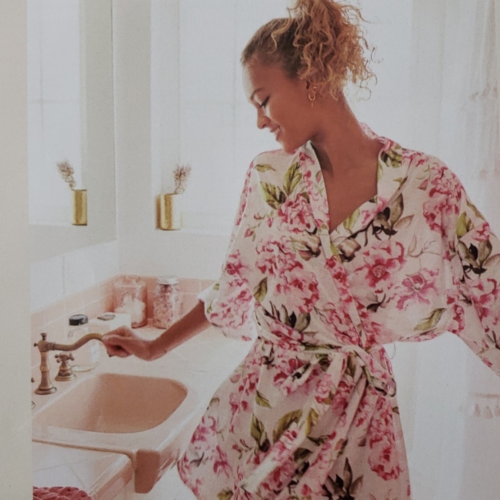 Show Me Your MuMu Floral Robe - Picture 2 of 5